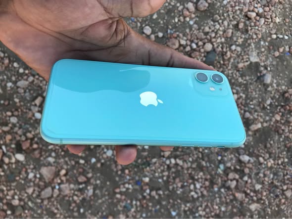 iPhone 11 photo 3