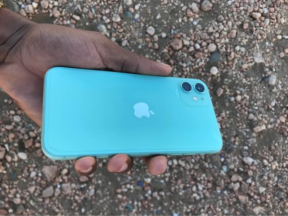 iPhone 11 photo 2