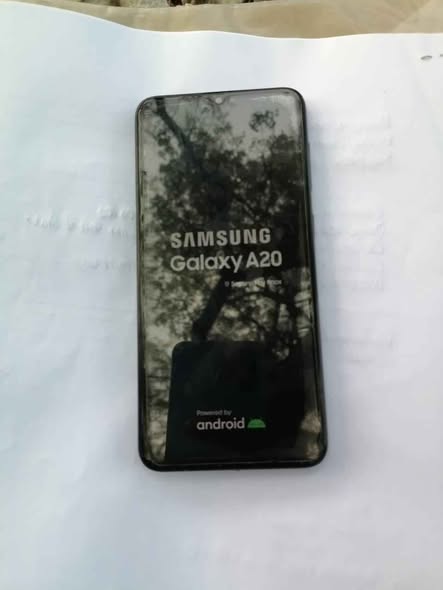 Samsung A20 photo 5