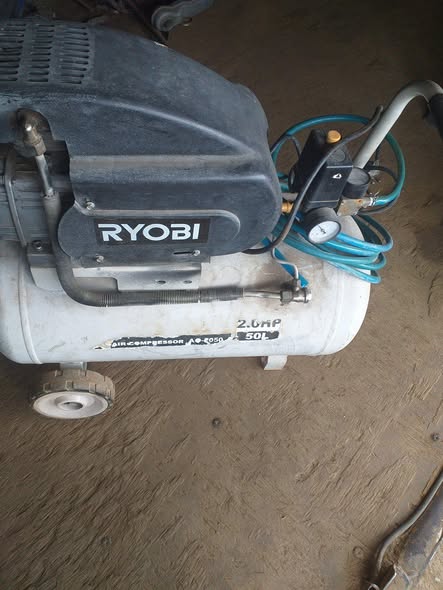 Air compressor photo 3