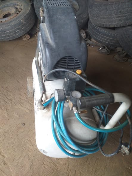Air compressor photo 4
