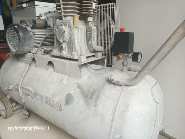 Air compressor photo 2