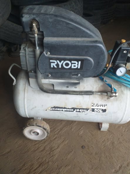 Air compressor photo 1