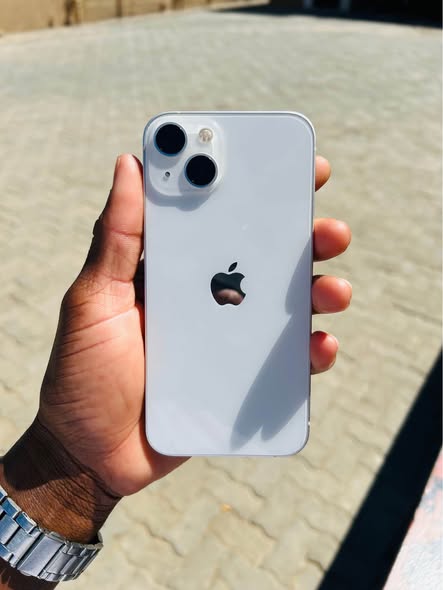 iPhone 13  – 128GB photo 2