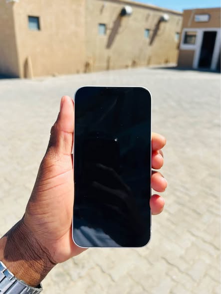 iPhone 13  – 128GB photo 3