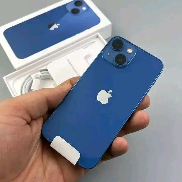 iPhone 13 photo 2