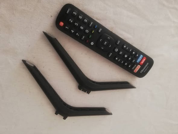 Hisense 45" Smart Tv Remote&Stands photo 3