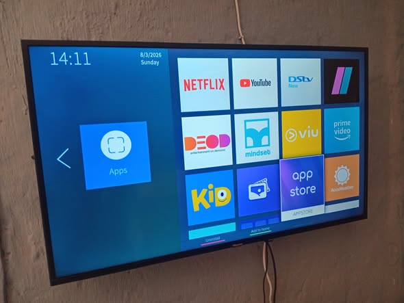 Hisense 45" Smart Tv Remote&Stands photo 2