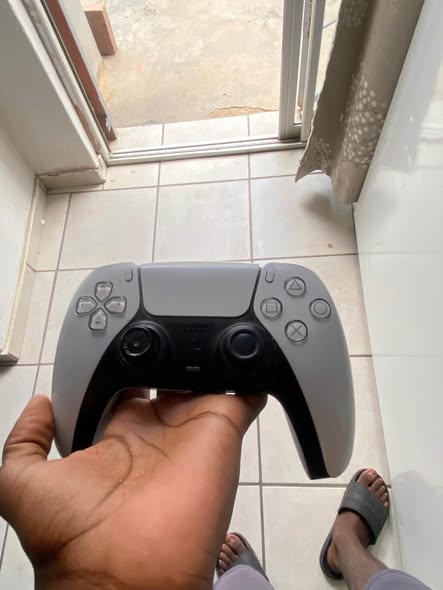 Ps5 Slim Disc Version photo 5