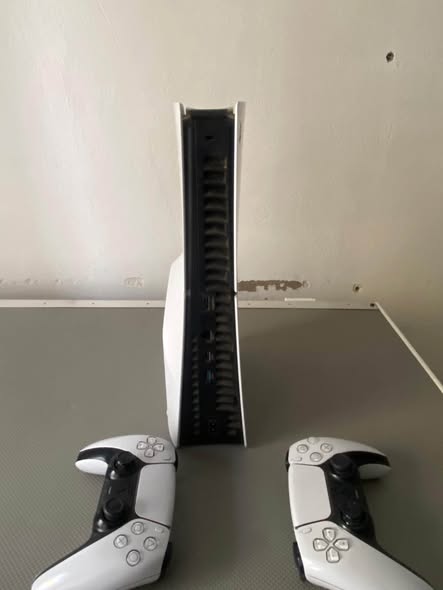Ps5 Slim Disc Version photo 1