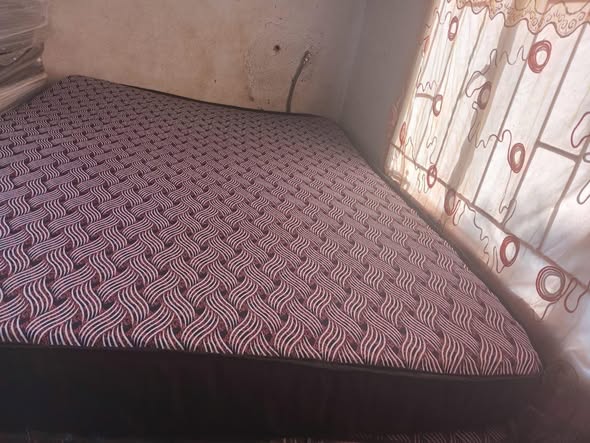 Double bed photo 3