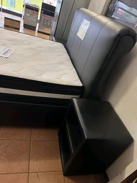 COMBO SALE [BED WITH HEADBOARD] photo 3