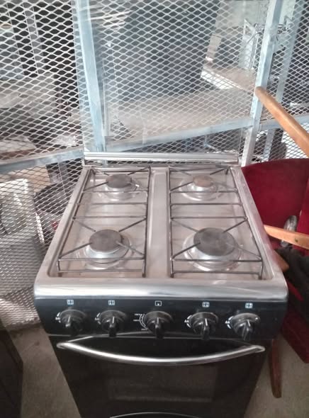Defy 4 plate gas stove photo 5