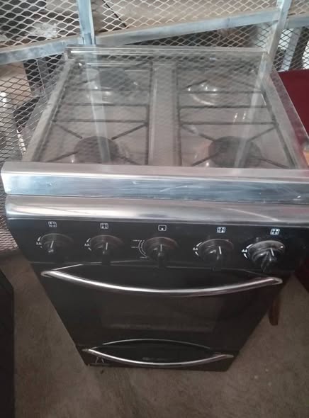 Defy 4 plate gas stove photo 2