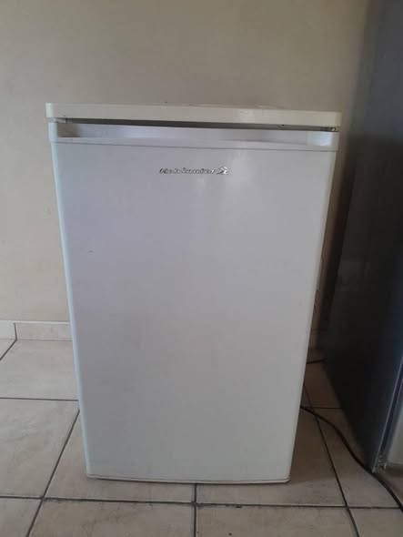 Mini fridge photo 1