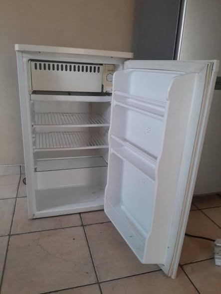 Mini fridge photo 2