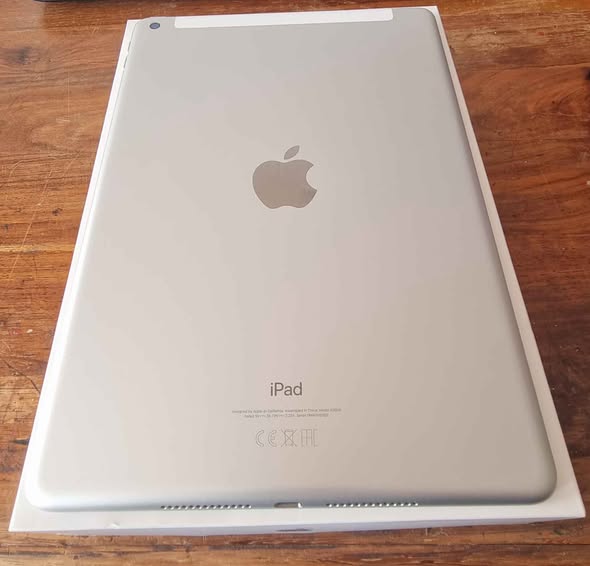 9th Generation 10.2inch iPad photo 3