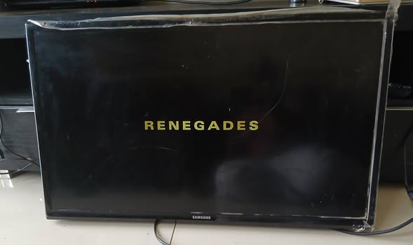 Samsung 32inch TV with remote photo 2