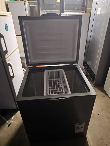 210 litres deep freezer photo 3