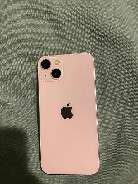 iPhone 13 photo 1