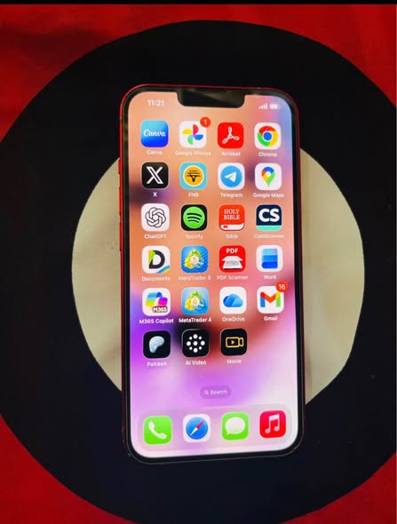 iPhone 13 photo 5