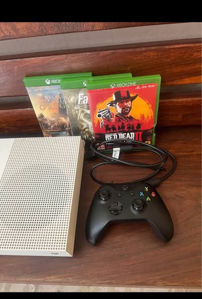 XBox One S photo 2