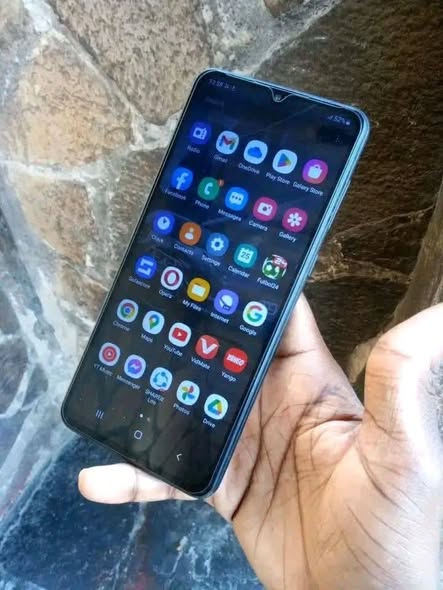 Samsung galaxy A02 photo 2