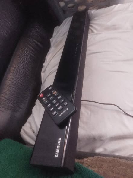 SAMSUNG SOUND BAR photo 2
