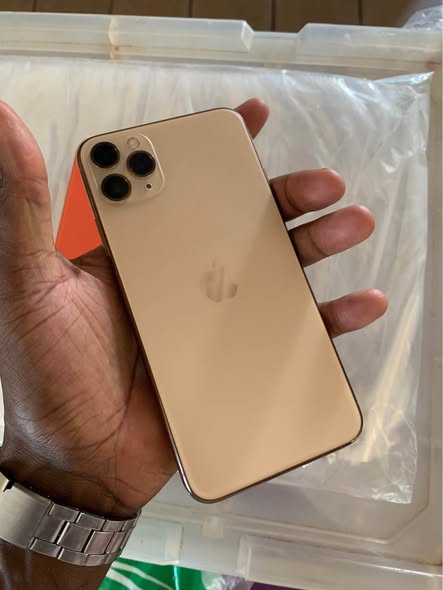 iPhone 11 Pro Max photo 1