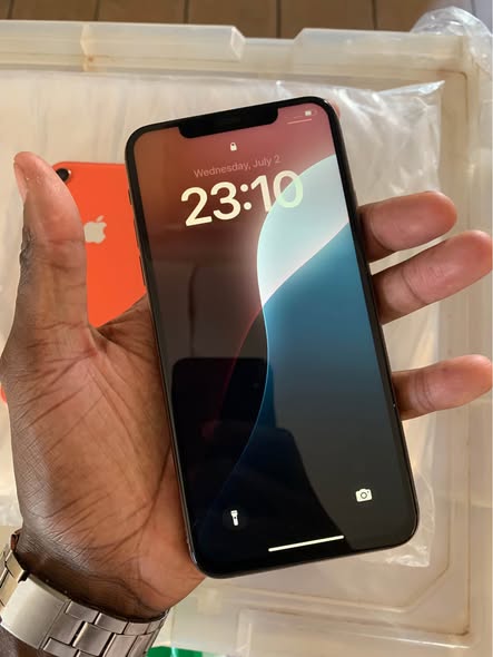 iPhone 11 Pro Max photo 3