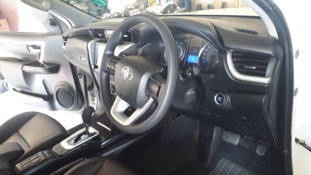 2019 Toyota Fortuner 2.4 GD6 for sale!!! photo 4