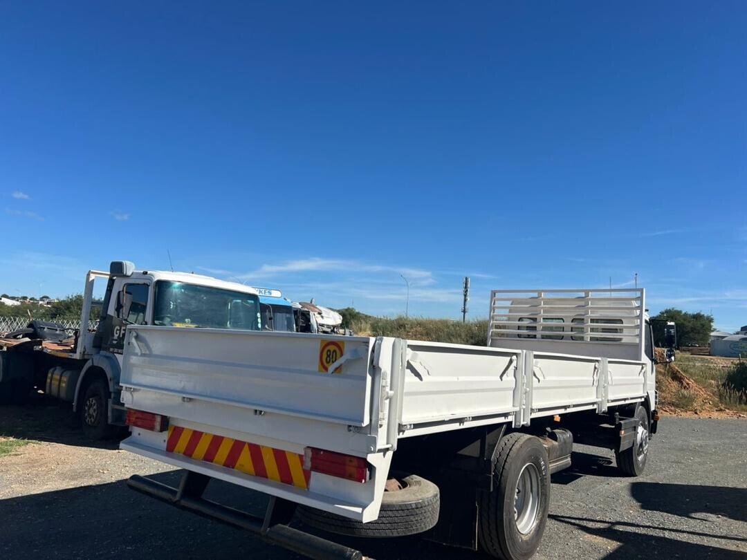Mercedes Benz Truck photo 4