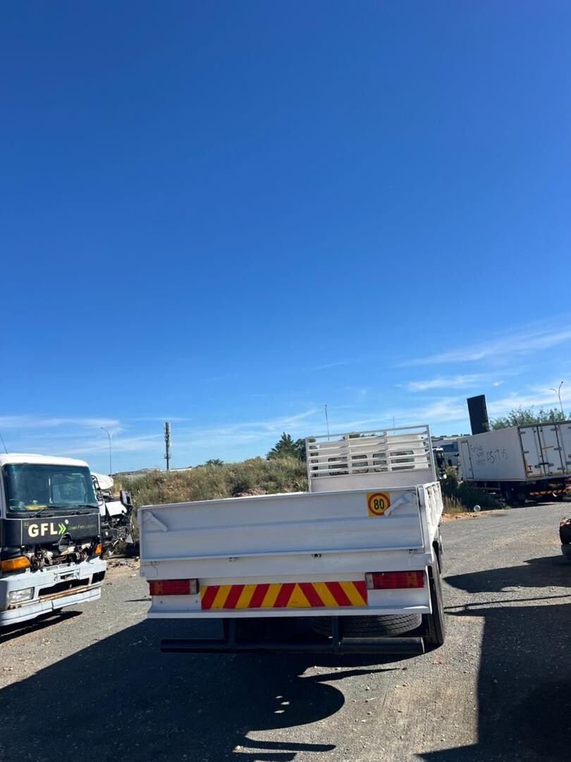 Mercedes Benz Truck photo 6