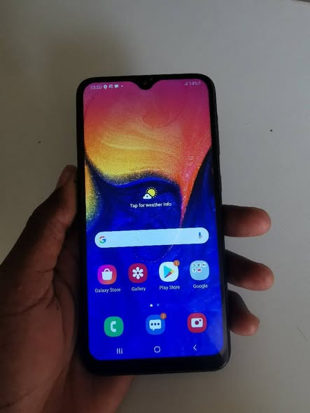 Samsung A10 photo 1
