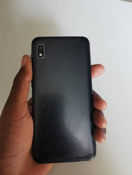 Samsung A10 photo 4