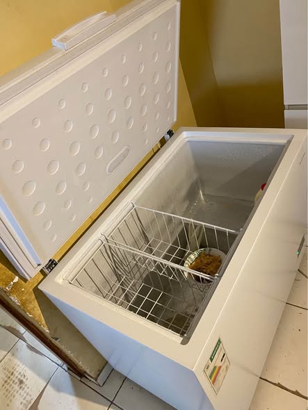 Russell hobbs deep Freezer photo 1
