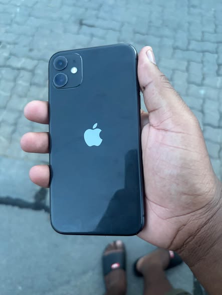 iPhone 11 photo 1