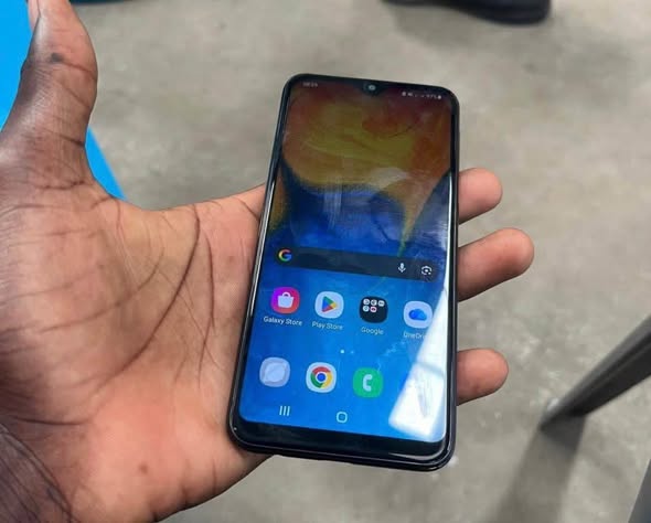 Samsung Galaxy A20e photo 4