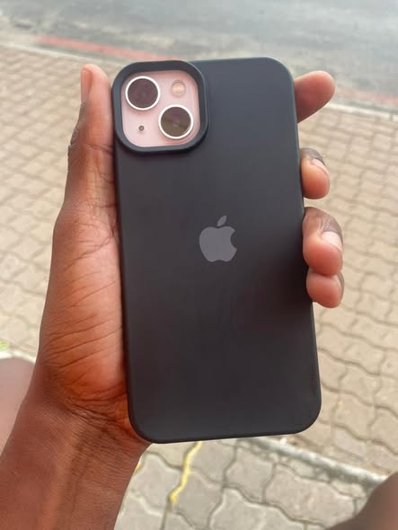 iPhone 13 photo 1