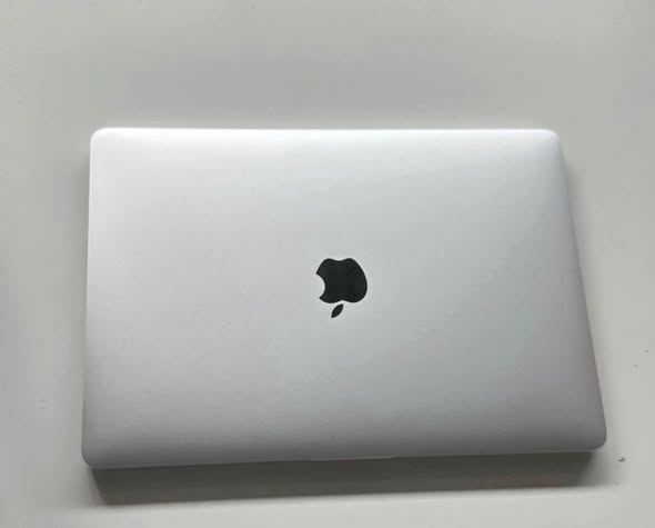 MacBook Pro 2019| 128 GB | 13 inch photo 2