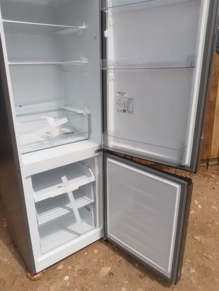 Hisense fridge photo 4