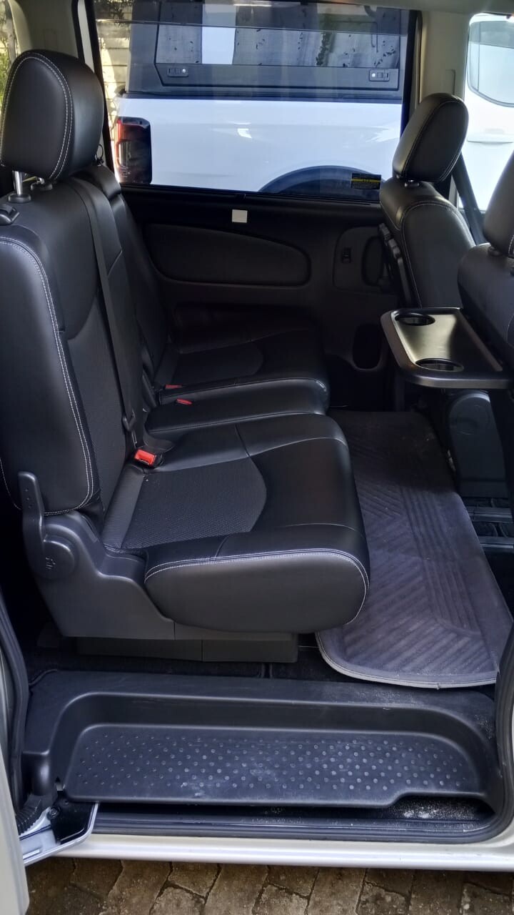 2015 Nissan Serena photo 10