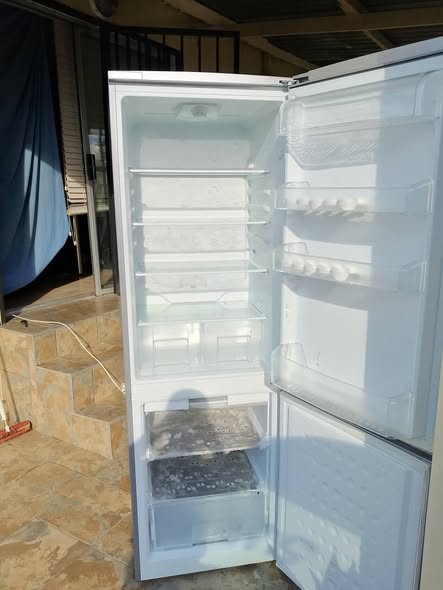 Defy fridge photo 2