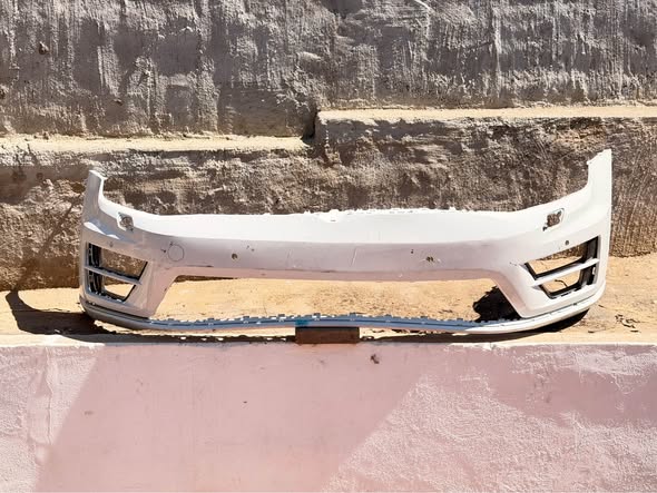 GOLF 7R FRONT BUMPER photo 1