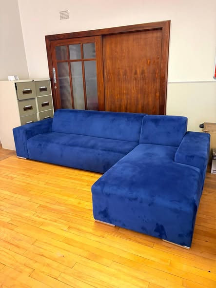 Sofa photo 2