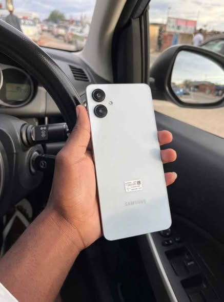 Samsung Galaxy A06 photo 1