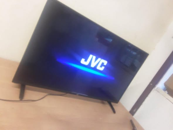Jvc smart tv with remote control photo 2