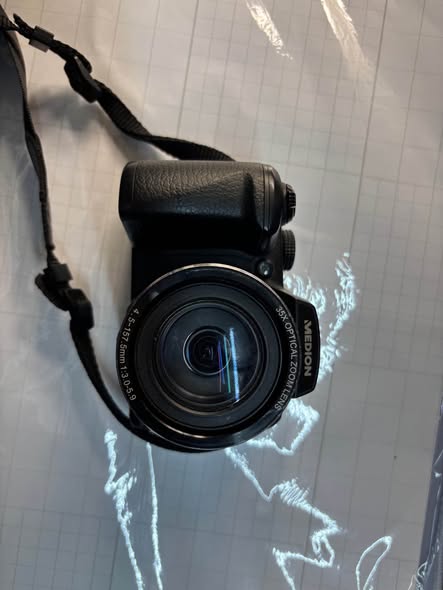 Digital Camera photo 1