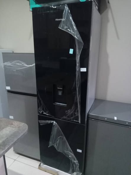 Mirror dispenser fridge photo 3