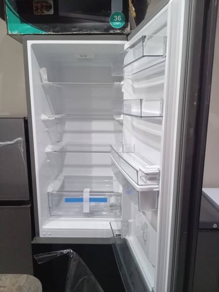 Mirror dispenser fridge photo 4